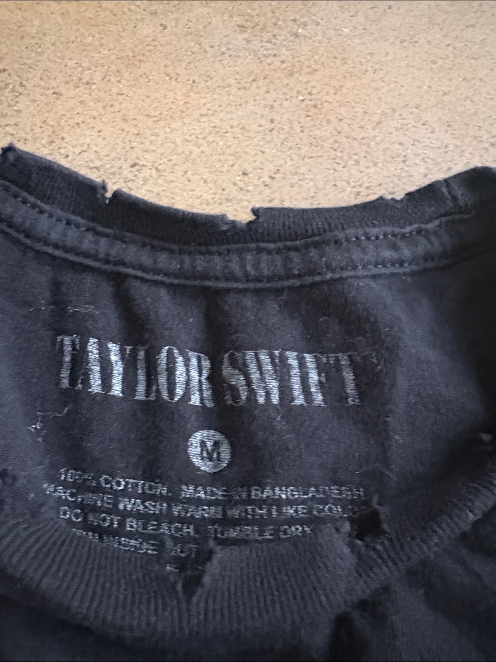 Taylor Swift Reputation DESTRUCTED TEE - Picture 5 of 6